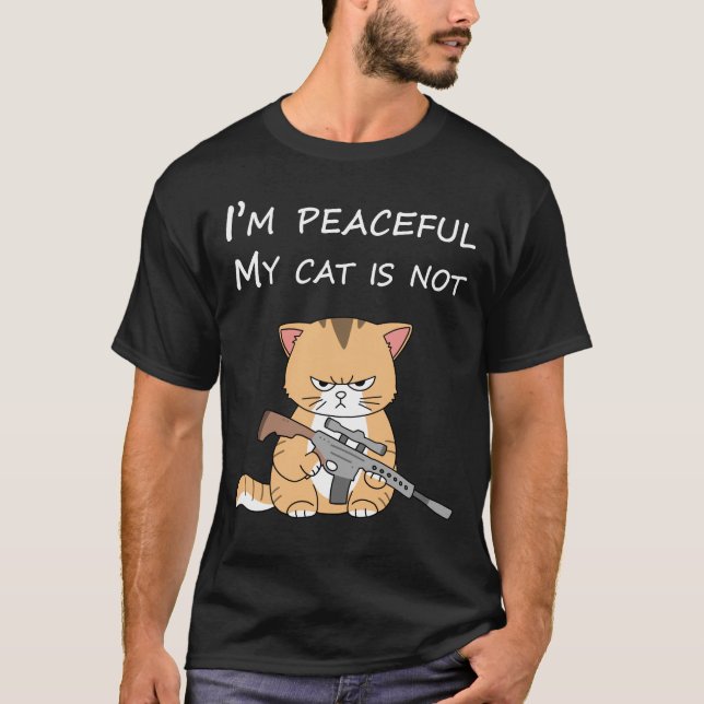 Camisa de Gato Bravo com Arma | Camiseta Tática de (Frente)