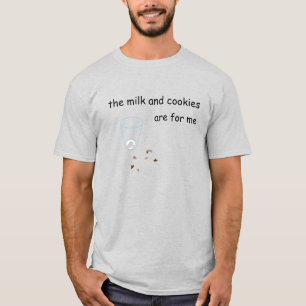 Camisa de leite e biscoitos