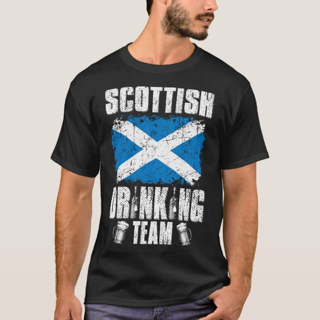 Camisa De Natal Da Equipe Do Bebendo Escocês (Frente)