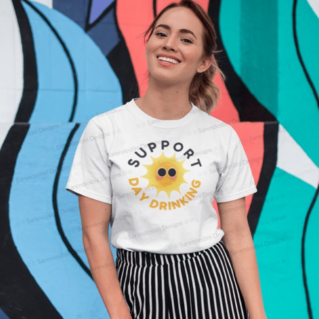 Camisa Divertida de Bebida Diurna Apoiando o Sol (Criador carregado)
