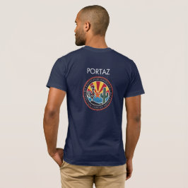 Camisa Escura com o logotipo PortAz na frente e at