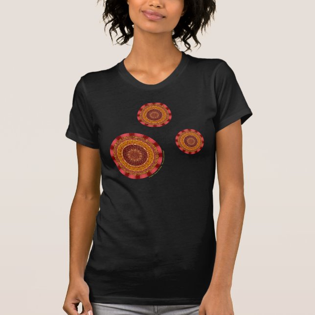 Camisa escura feminina de Mandala (Frente)