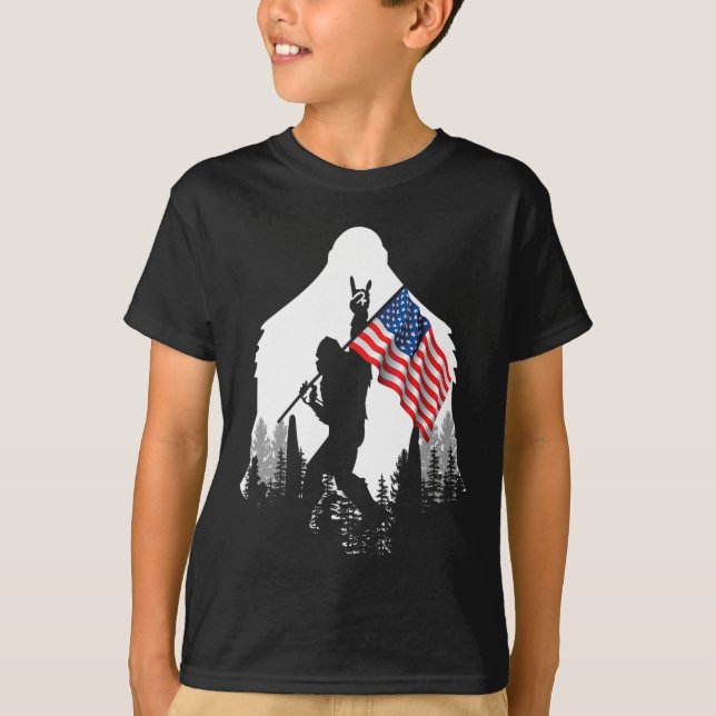 Camisa Grande Pé - Bandeira Americana Bigfoot Sasq (Frente)