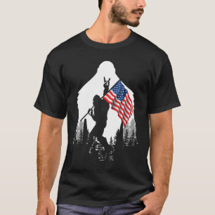Camisa Grande Pé - Bandeira Americana Bigfoot Sasq