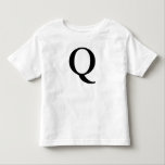 Camisa inicial monogrammed do preto t da letra Q<br><div class="desc">Camisa de T para um miúdo legal cujo o nome comece com Q</div>