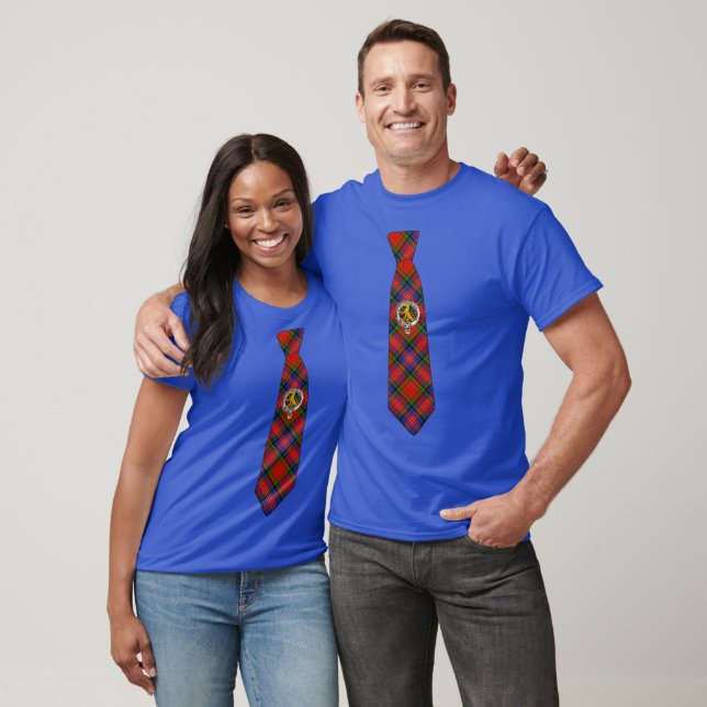 Camisa Macpherson Tartan com Gravata e Insígnia (Unissex)