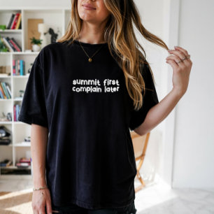 Camisa Minimalista de Montanha com Design de Linha