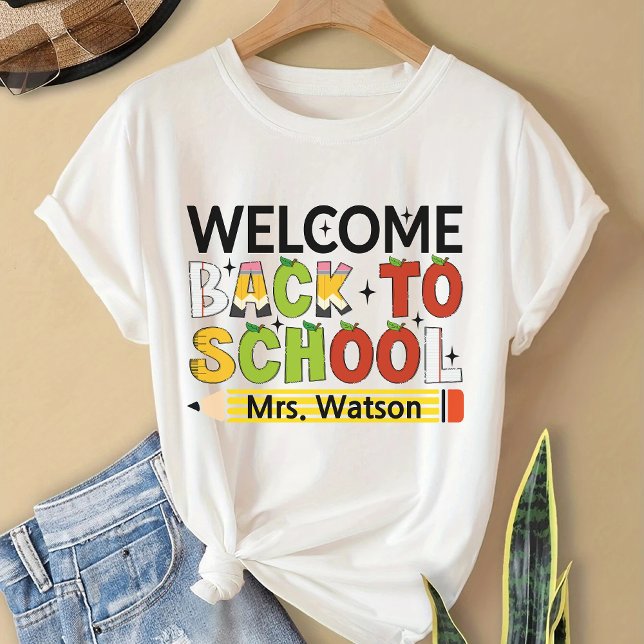 Camisa Personalizada de Volta às Aulas, Primeiro D (back to school shirt, custom school shirt, teacher back to school shirt, student shirt for women,)