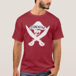 Camisa Pirata<br><div class="desc">Avast,  matey! O noivo pirata tem um crânio com um manto de olho,  um chapéu de pirata,  e copos cruzados para o esfregão. Esta camiseta pirata de presente é um imperador para o noivo de banho! Mais estilos e cores estão disponíveis.</div>