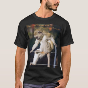 Camisa T com macaco e slogan