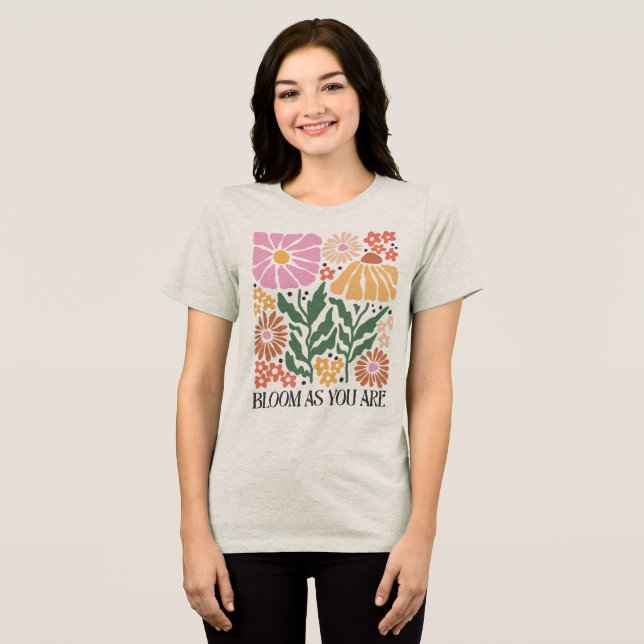 Camisa Tri-Blend Citações Florais Boho (Frente Completa)