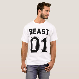 Camisas de beleza e casal correspondentes à besta