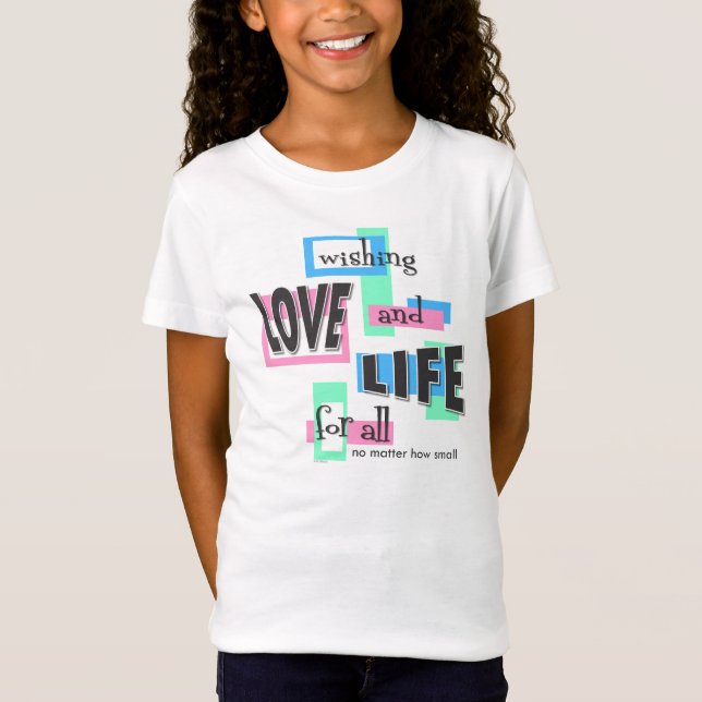 Camisas de meninas com um design colorido. (Frente)