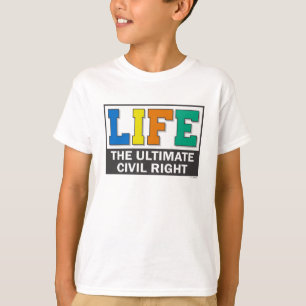 Camisas de meninos com um design ousado.