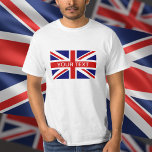 Camisas personalizadas de T com a bandeira<br><div class="desc">Camisas personalizadas de T com a bandeira britânica de Union Jack. Design inglês patriótico da bandeira. A maneira a mais barata de mostrar suas cores. Ideia legal do presente para eventos.</div>