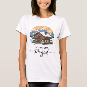 Camiseta 1º Natal Casado 2025 Enfeite de Cabana Rústica