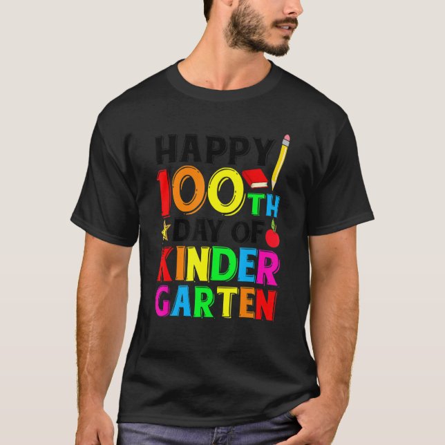 Camiseta 100 Days Of Kindergarten Happy 100th Day Of School (Frente)