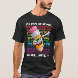 Camiseta 100 Dias De Escola Ainda Amando Isso Crayon Crianç