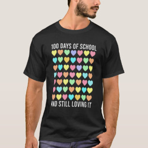 Camiseta 100 Dias De Escola E Ainda Amando Coração Estudios