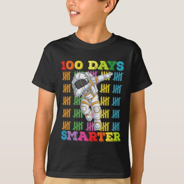 Camiseta 100 Dias Mais Inteligente Astronauta 100º Dia da E (Frente)