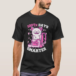 Camiseta 100 dias mais inteligente com um gato e uma caneta