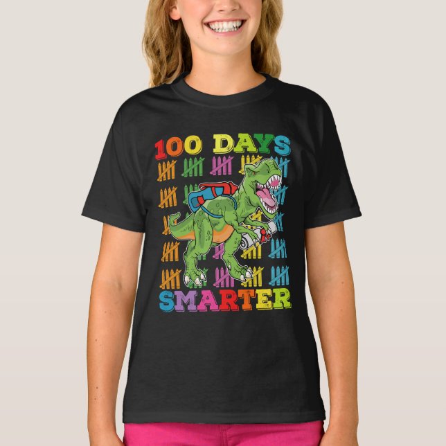 Camiseta 100 Dias Mais Inteligentes T Rex Dinossaur 100. (Frente)