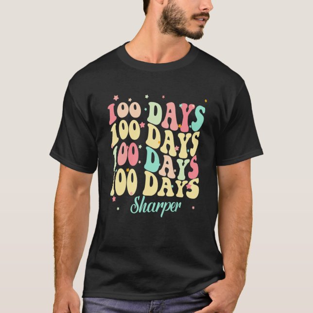 Camiseta 100 Dias Mais Nítidos Professores De Groovy Retro  (Frente)