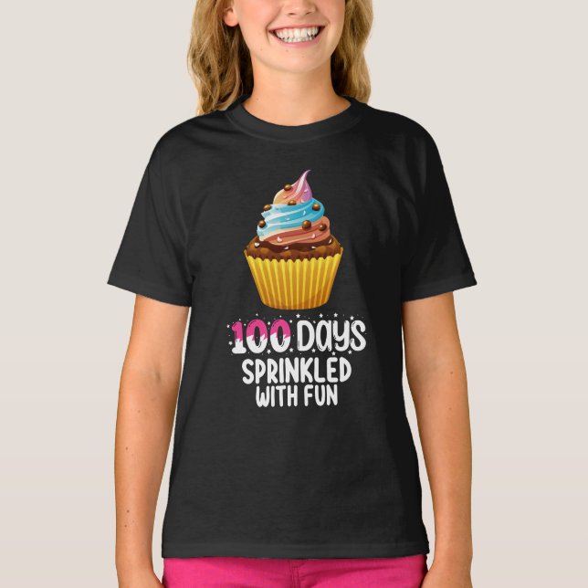 Camiseta 100 Dias Salpicados Com Diversão Bolo de Cumprimen (Frente)