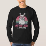 Camiseta 100th Bday Llamazing Llama 100 Year Old Birthday<br><div class="desc">Retro Vintage Style Birthday Gift Design Perfect To Pair With Shorts,  Leggings Or Jeans For A Casual Yet Trendy Look. Humorous Funny Humor Birthday Gift Outfit For Family Member,  Loved One Or Yourself. Matches Loads Of Clothes. GET YOURS TODAY!</div>