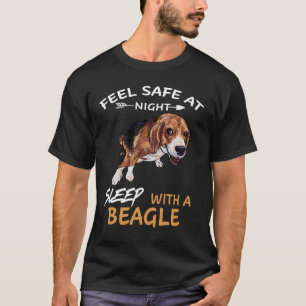 Camiseta 124 Sinta-se Seguro à Noite Durma Com Um Beagle