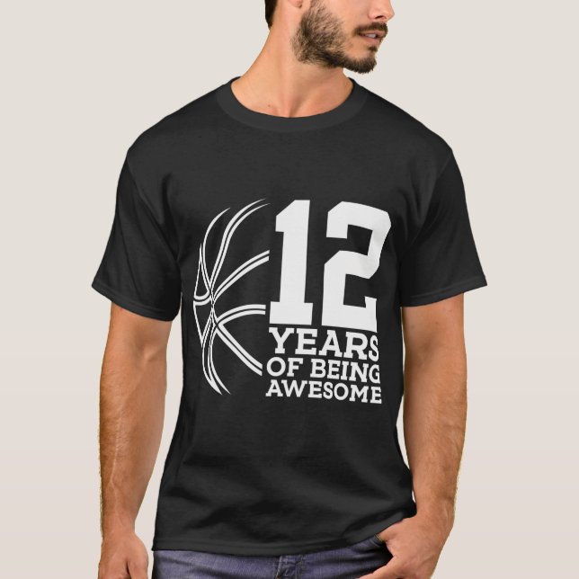 Camiseta 12 Anos De Aniversário De 12 De Basquete Incrível (Frente)