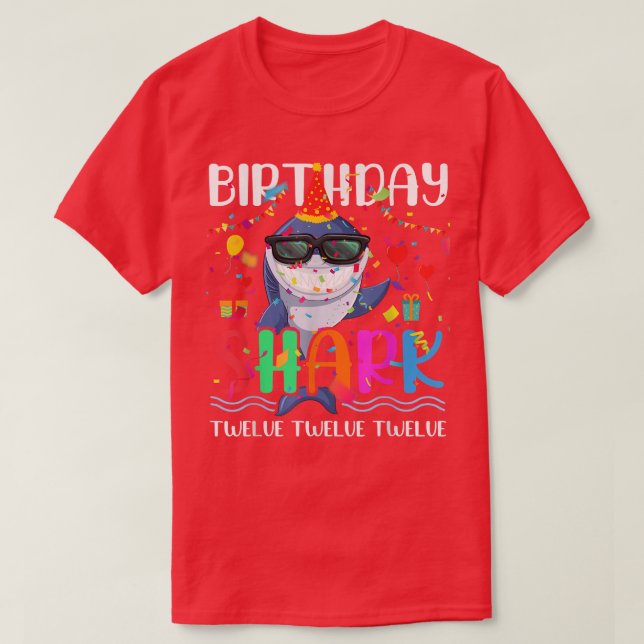 Camiseta 12th Birthday Family Shark Kids Twelve Twelve Twel (Frente do Design)