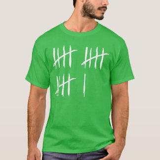 Camiseta 16 Anos Feitos Marcas de 16º Aniversário Engraçado