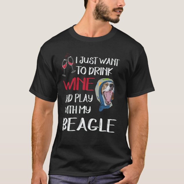 Camiseta 17 Bebo Vinho E Brinco Com Meu Beagle (Frente)