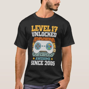 Camiseta 17 Year Old Birthday Gamer Awesome Since 2005 17th