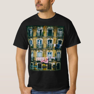 Camiseta 18º c, edifício de segunda-feira no distrito de Al