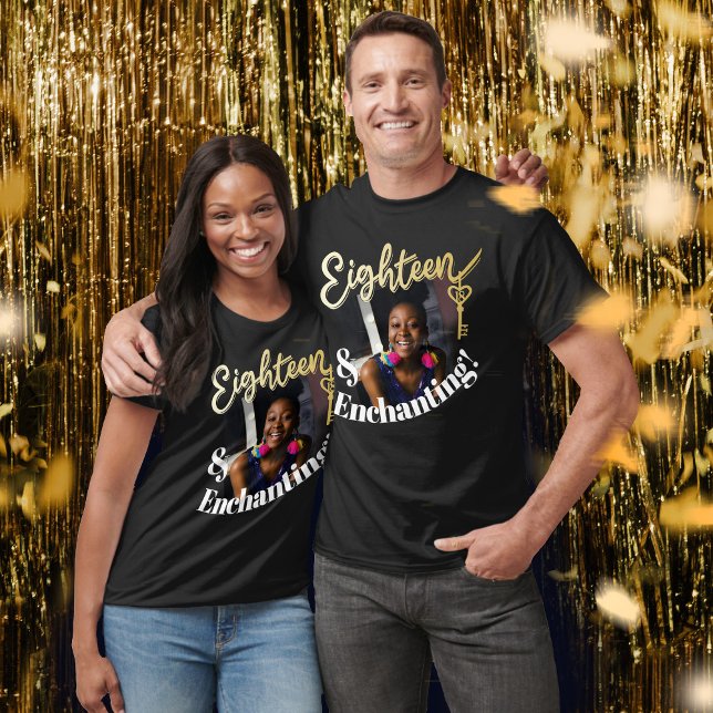 Camiseta 18 anos e chave de ouro encantadora de 18 anos (Criador carregado)