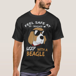 Camiseta 18 Sinta-se Seguro à Noite Durma Com Um Beagle
