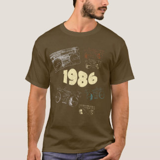 Camiseta 1986 sobre a rádio "retro music grunge"