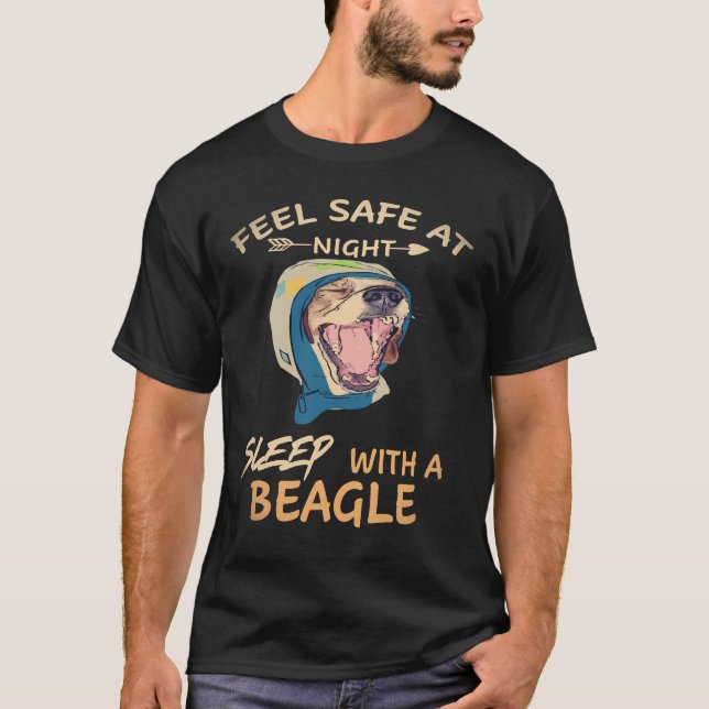 Camiseta 19 Sinta-se Seguro à Noite Dormindo Com Um Beagle (Frente)