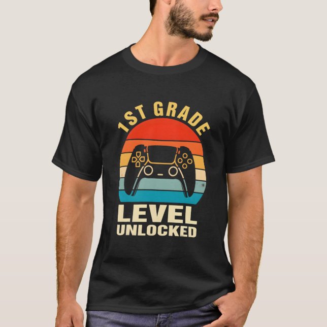 Camiseta 1St Grade Level Unlocked Gamer First Day Of School (Frente)
