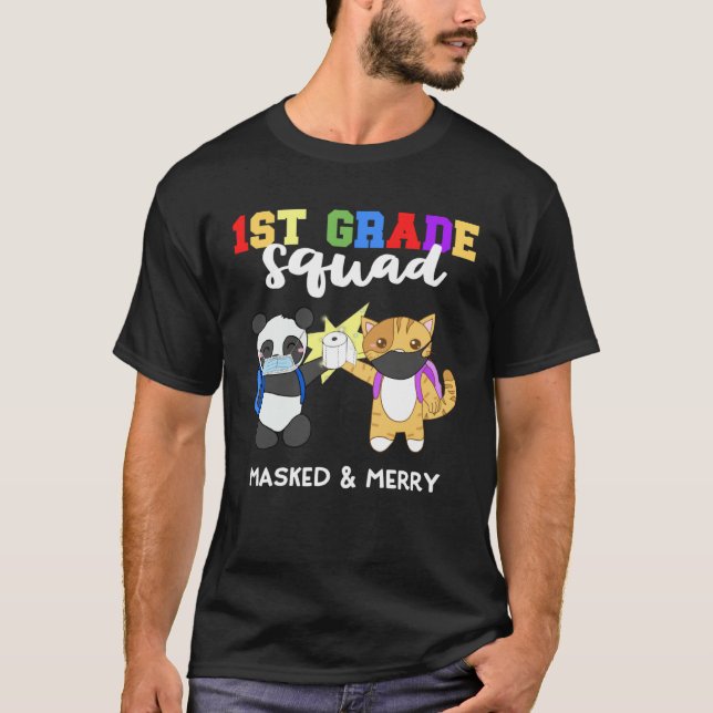 Camiseta 1st Grade Squad Quarantine Panda Kitty  Mask Quote (Frente)