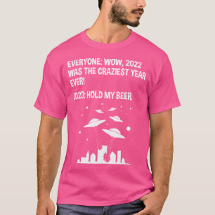 Camiseta 2023 Segura Minha Cerveja Engraçada Invasão de Ali