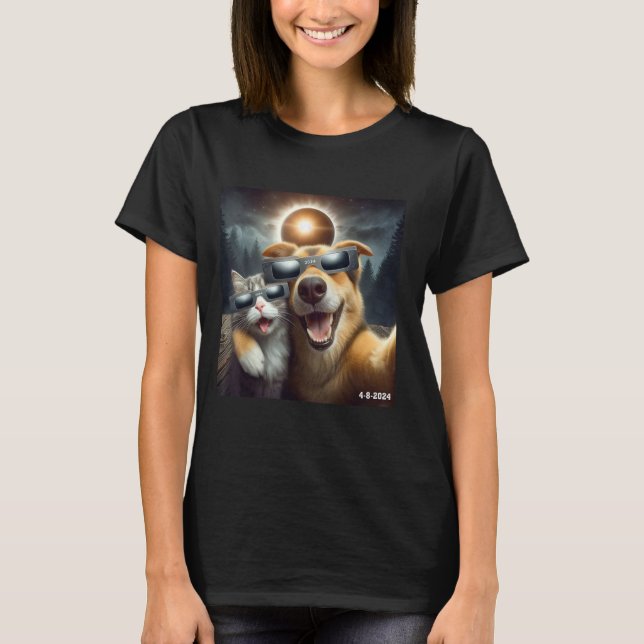 Camiseta 2024 Eclipse Solar Gato E Cão Vestindo Eclip Solar (Frente)