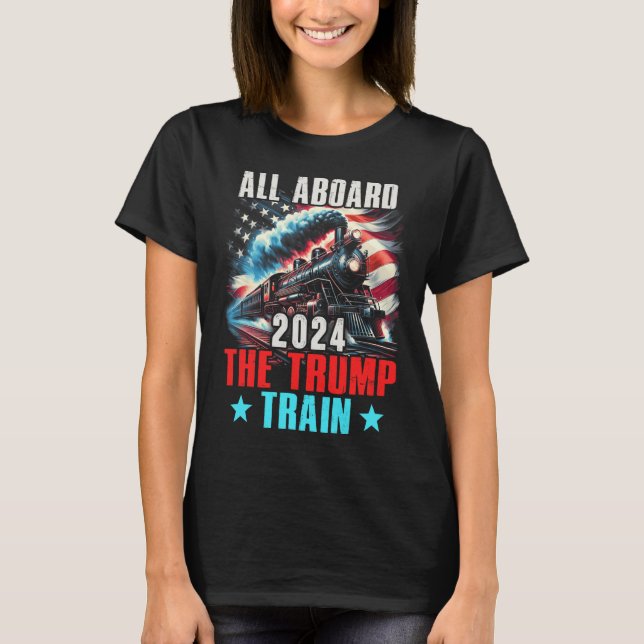Camiseta 2024 Todos a Bordo do Trem do Trump Bandeira Ameri (Frente)