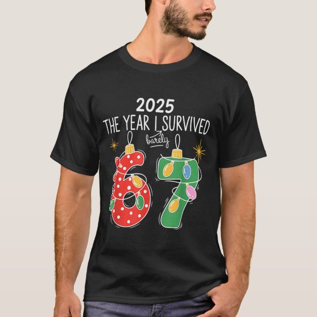 Camiseta 2025 O Ano em que Eu Sobrevivi com Muitas Dificuld (Frente)
