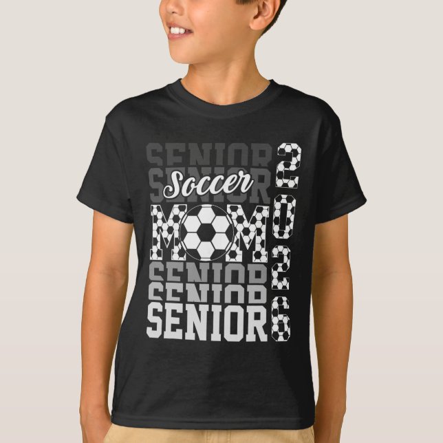 Camiseta 2026 Soccer Senior Mom Graduation Matching Family  (Frente)
