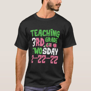 Camiseta 22-22-2022 Ensino 3º Grau Em Matemática Aka T