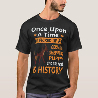 Camiseta 22 Era Uma Vez Eu Peguei Um Pastor Alemão