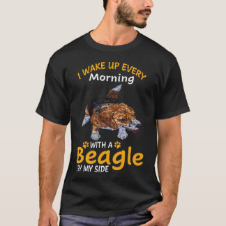 Camiseta 22 Eu acordo todas as manhãs com um Beagle ao meu 